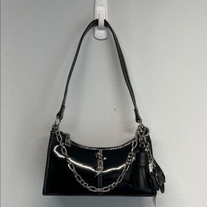 Steve Madden | Black Patent Bag w/ Bag Charm Chain and Charms 🖤
